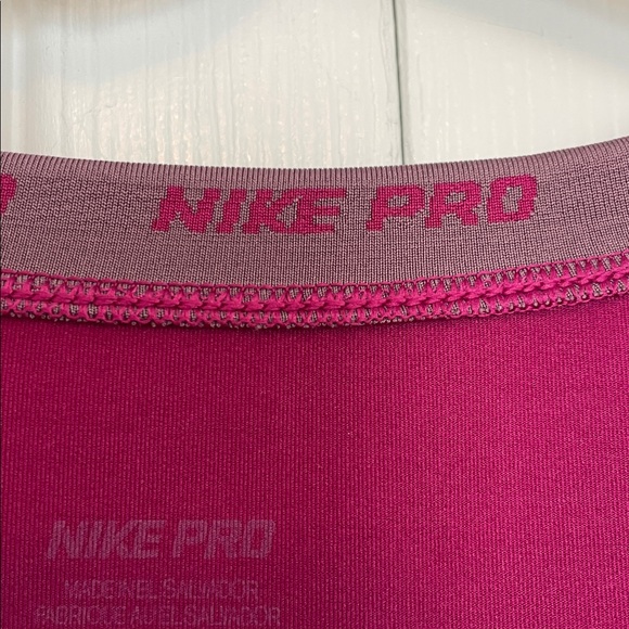 Nike Dri Fit Women's Sz S Magenta Long Sleeve Tee - Picture 8 of 9
